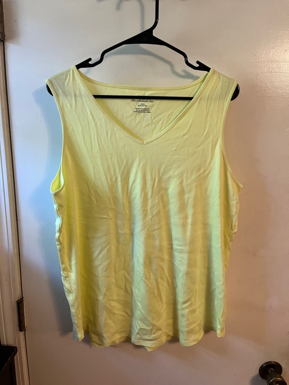 LIKE NEW CHICO’S Size 3 The Ultimate Tee Light Yellow V-Neck Tank Top 💛